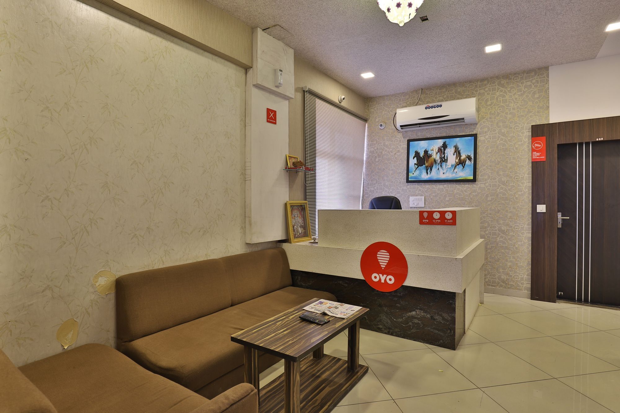Oyo 11649 Hotel Mahima ガンディーナガル エクステリア 写真